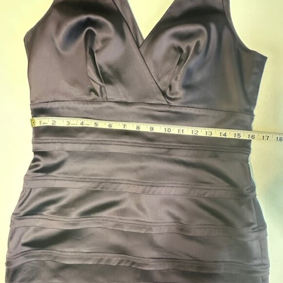 GUESS BY MARCIANO Purple Satin Bodycon V-Neck Sleeveless Midi Dress Size Large - Picture 6 of 10